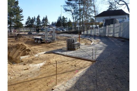 Die Pflasterarbeiten beginnen
